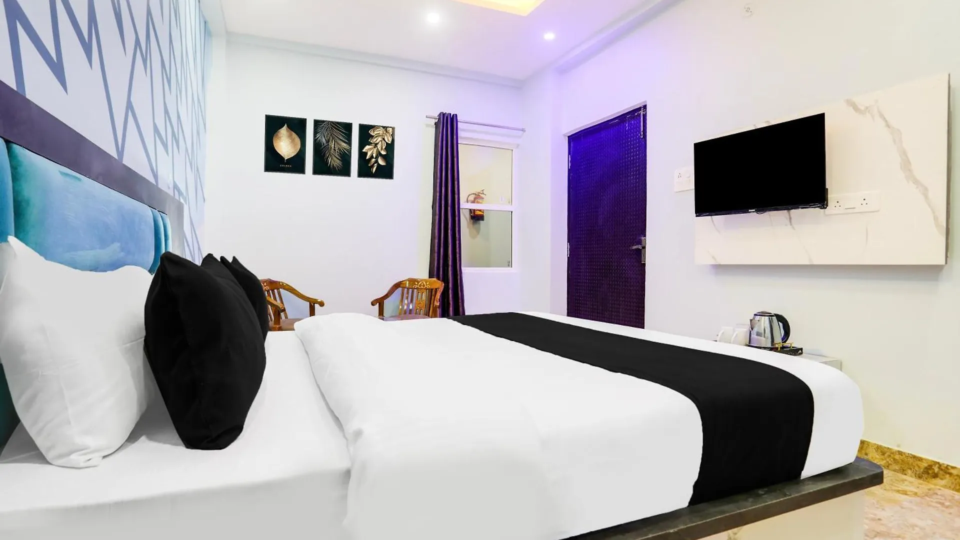 Super Townhouse Ghunghrani Street Godowlia Formerly Raghuveer Temple فاراناسي فندق